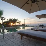 Vila Russelia Kalavárda