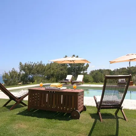 Βίλα Russelia Καλαβάρδα